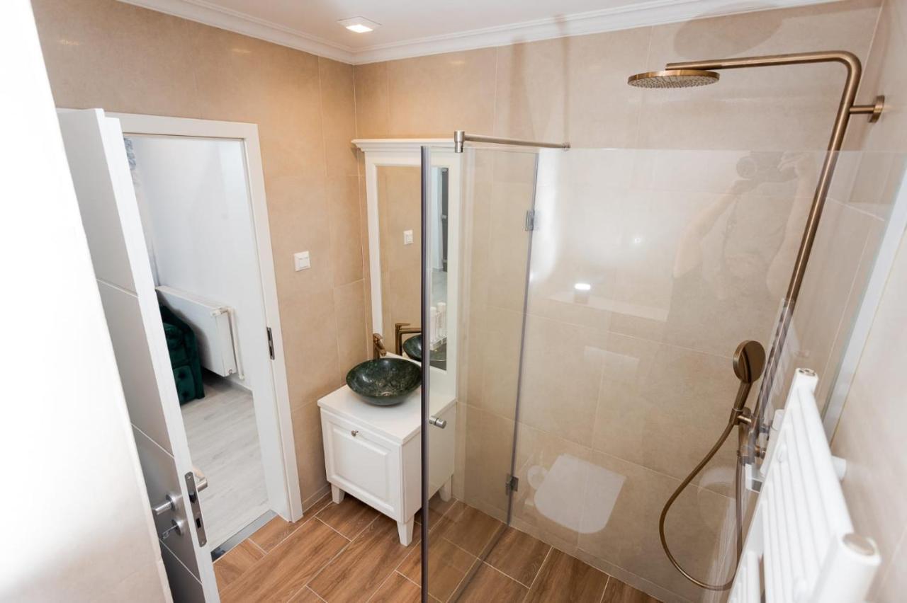 Apartament Carolyne Bistrita  Exterior photo